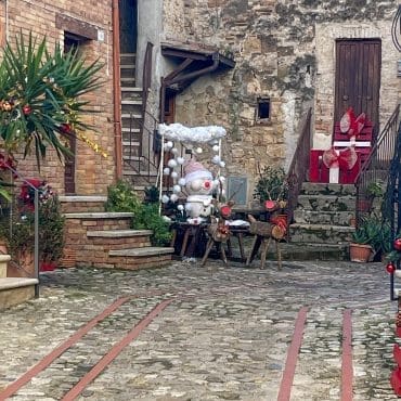 julepynt i bakgate i Vasanello